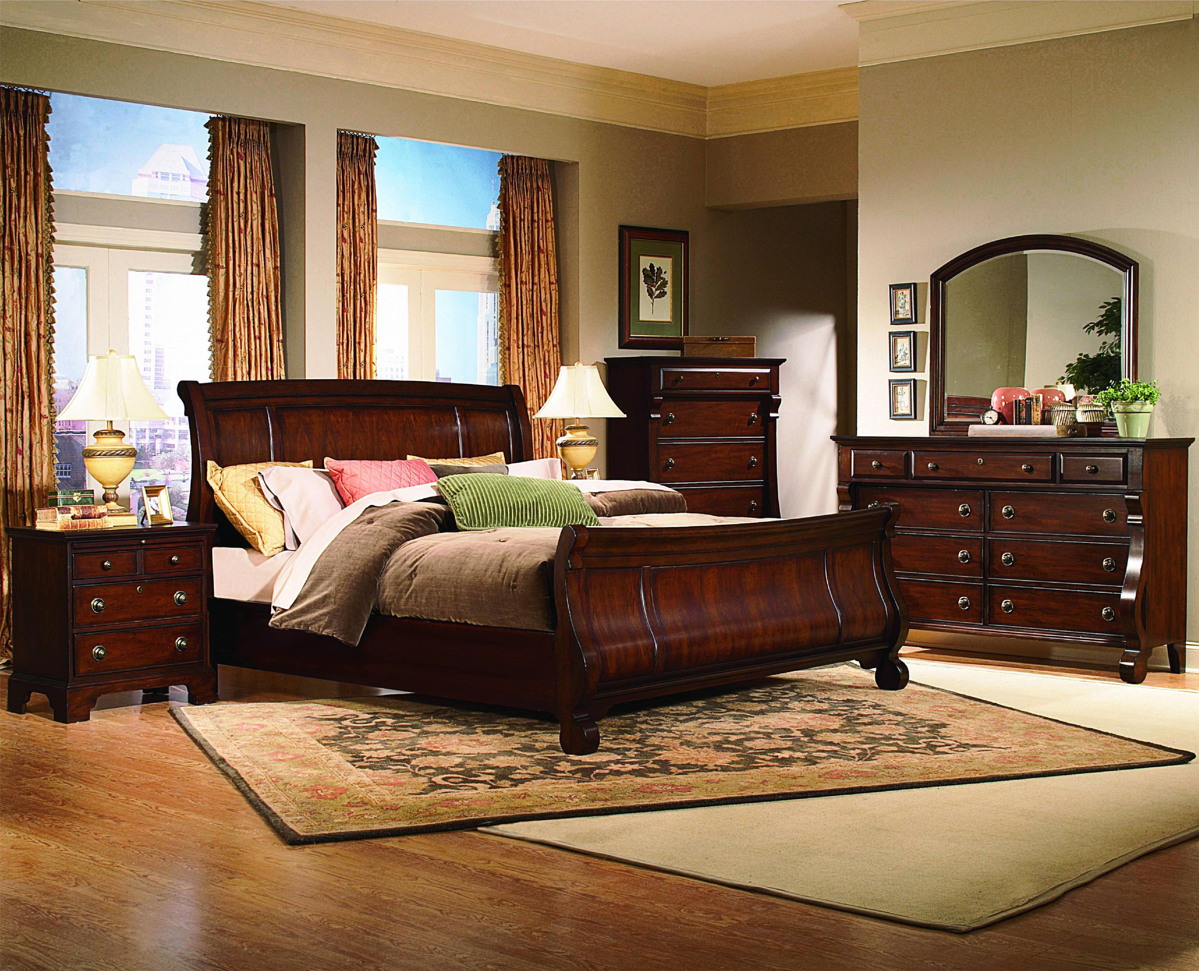 Vaughan Furniture KingSize Traditional Sleigh Bed AHFA